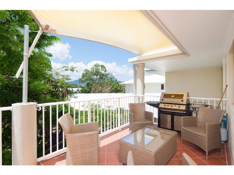 Holloways Beach QLD 4878