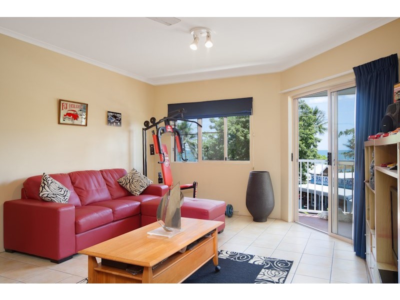 Holloways Beach QLD 4878