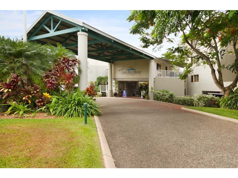 Holloways Beach QLD 4878