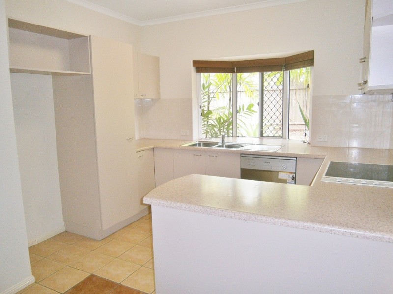 6/2 Nesbit Street, Whitfield QLD 4870