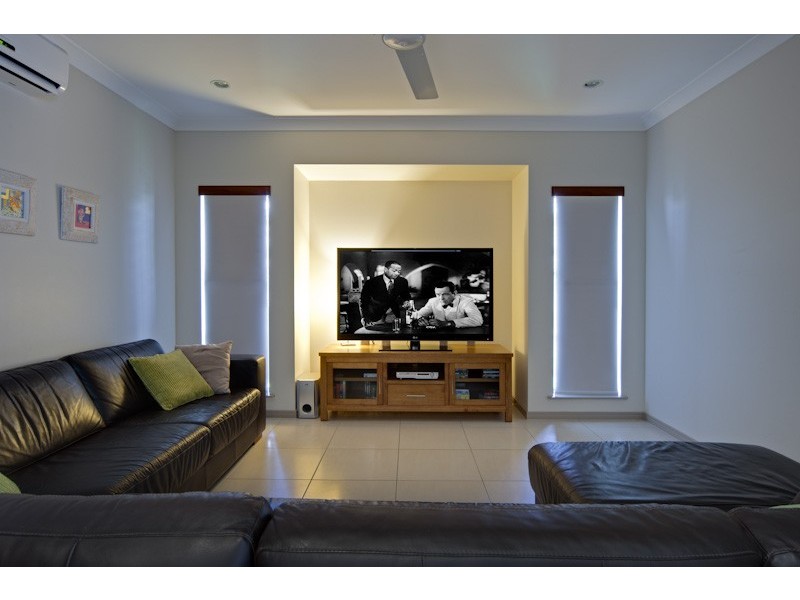 9 Vetiver Street, Trinity Park QLD 4879