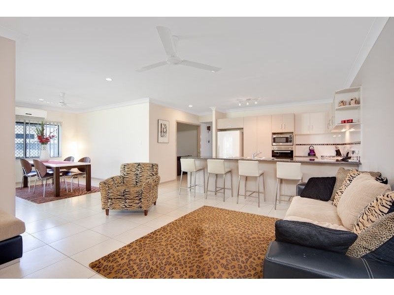 9 Vetiver Street, Trinity Park QLD 4879