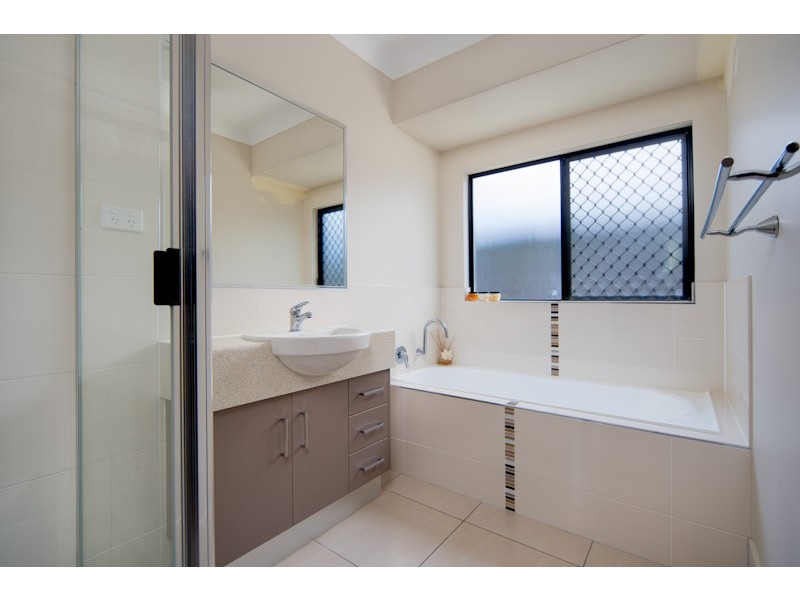 9 Vetiver Street, Trinity Park QLD 4879