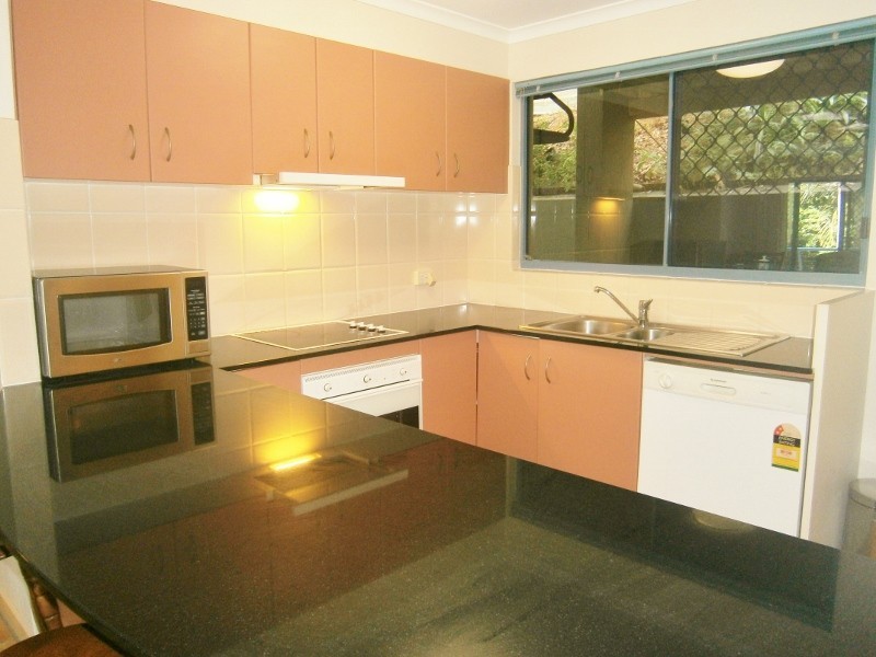 2/16-20 Ray Street, Yorkeys Knob QLD 4878