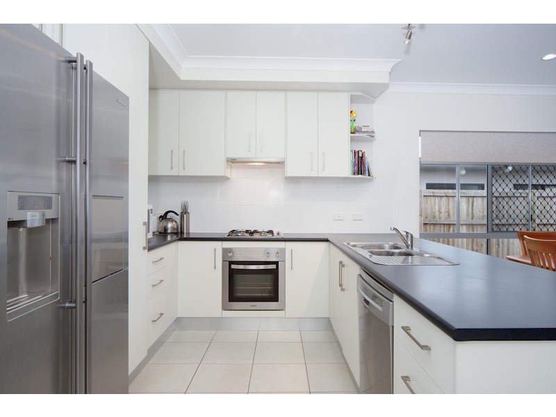 11 Murrinda Gardens, Trinity Park QLD 4879