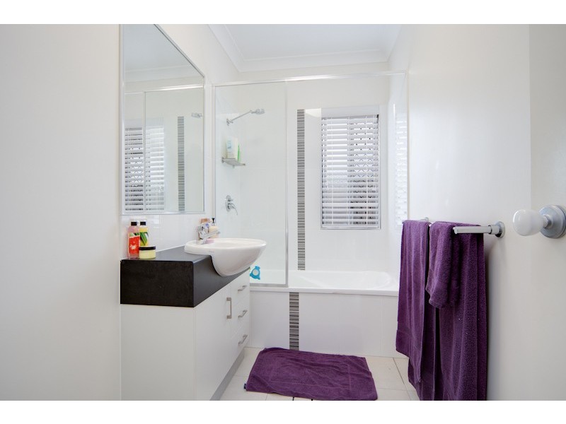 11 Murrinda Gardens, Trinity Park QLD 4879