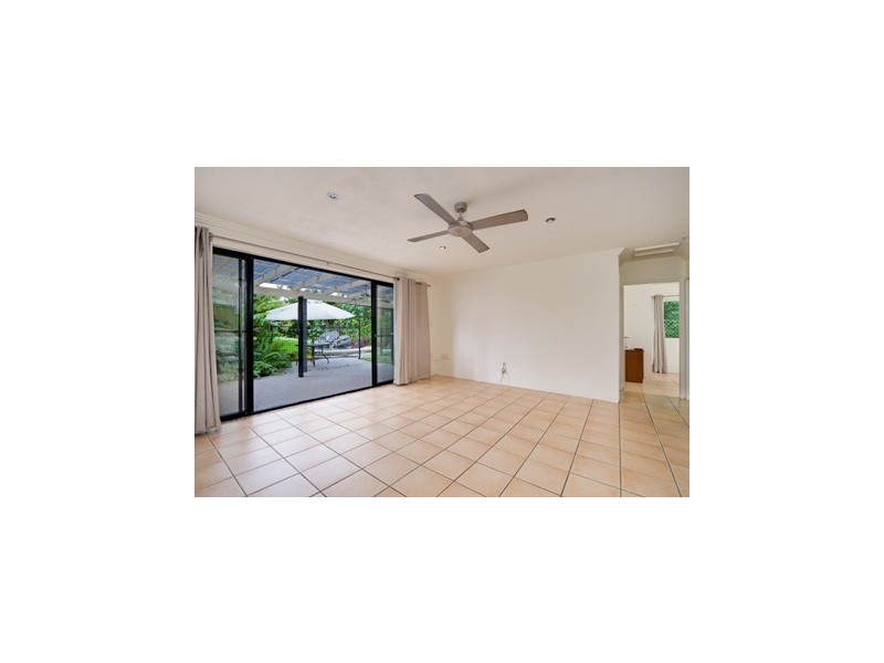 2/16 Roslyn Close, Yorkeys Knob QLD 4878