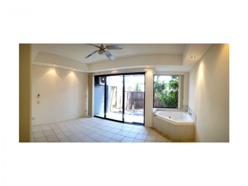 Trinity Beach QLD 4879