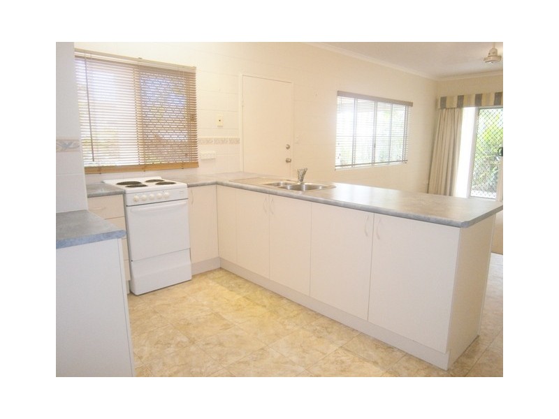 3 Sherwood Close, Brinsmead QLD 4870