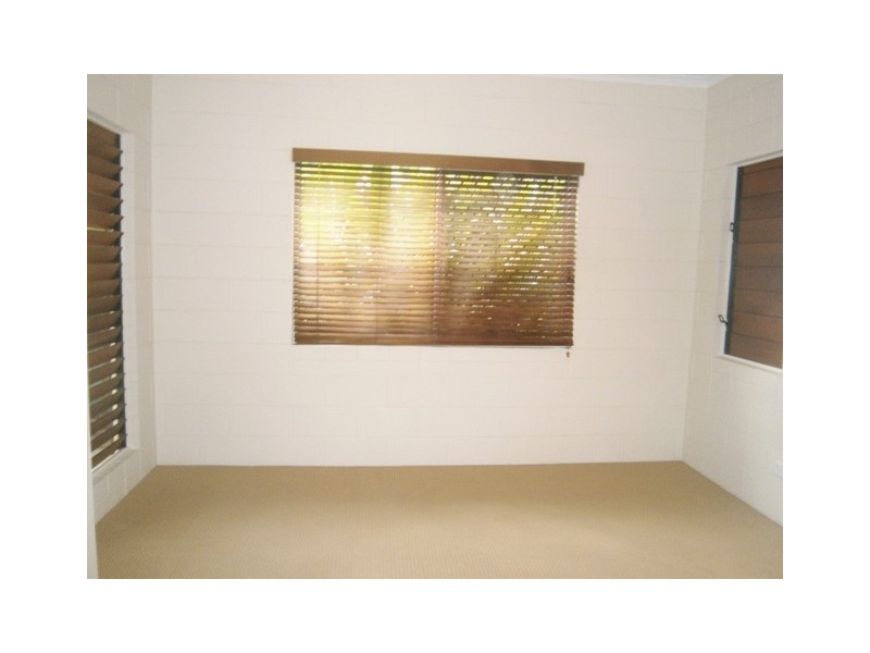 3 Sherwood Close, Brinsmead QLD 4870