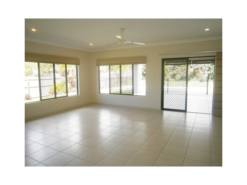 18 Petrie Close, Kewarra Beach QLD 4879