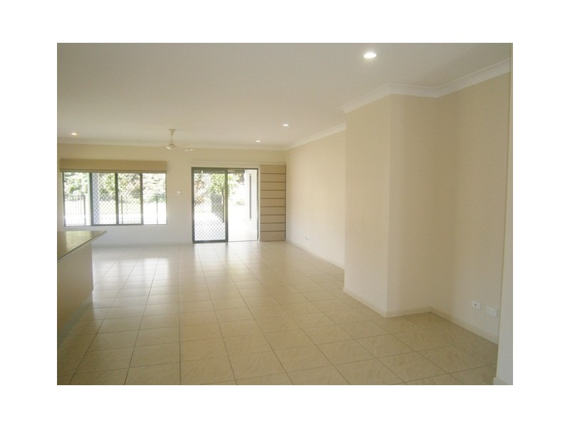 18 Petrie Close, Kewarra Beach QLD 4879