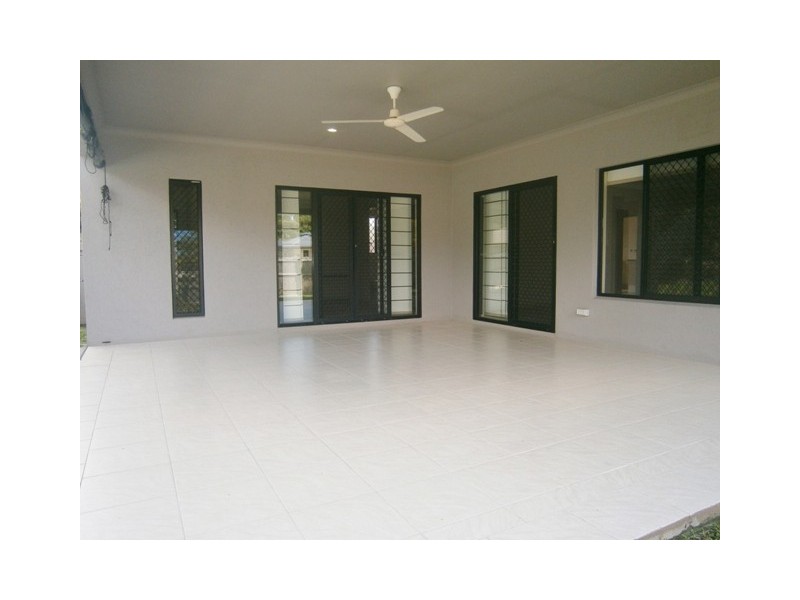 18 Petrie Close, Kewarra Beach QLD 4879