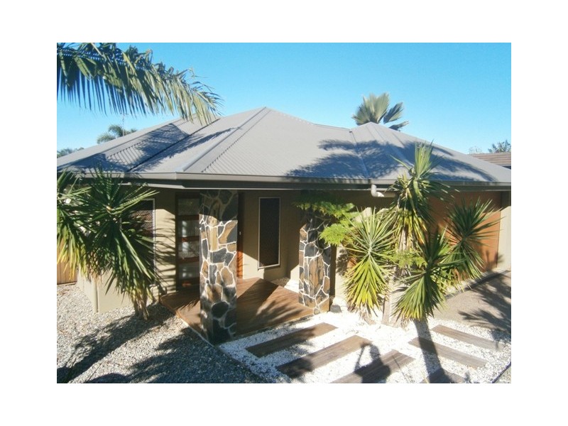 14 Savaii Close, Palm Cove QLD 4879