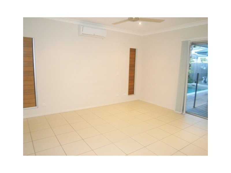 14 Savaii Close, Palm Cove QLD 4879