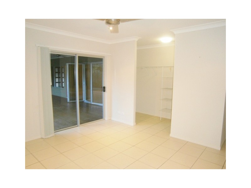 14 Savaii Close, Palm Cove QLD 4879