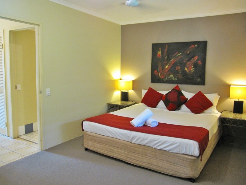 Holloways Beach QLD 4878