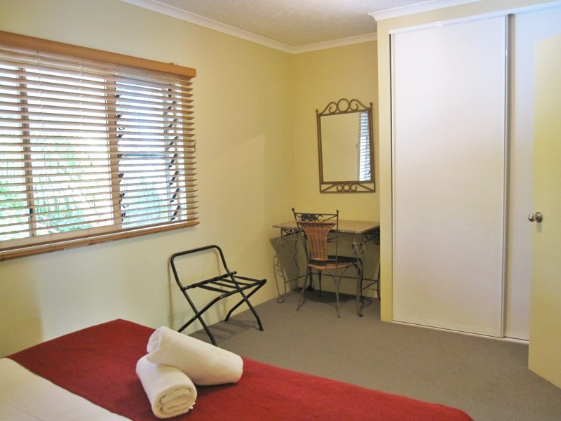 Holloways Beach QLD 4878