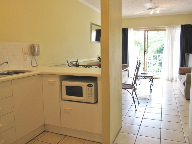 Holloways Beach QLD 4878