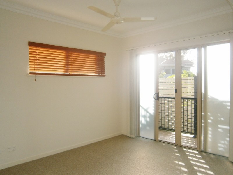 2204/22 Clifton Road, Clifton Beach QLD 4879