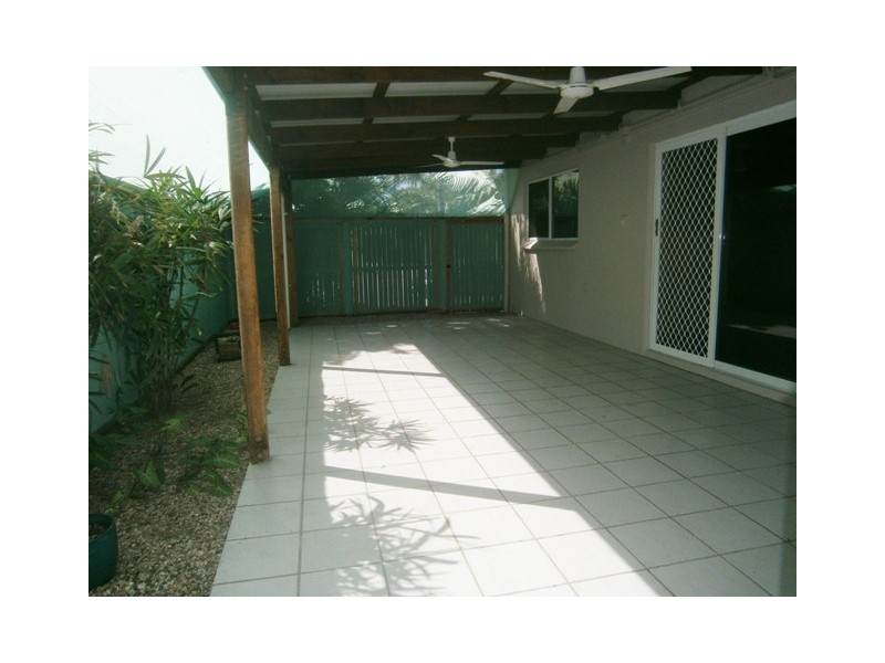 41 Baronia Cres, Holloways Beach QLD 4878