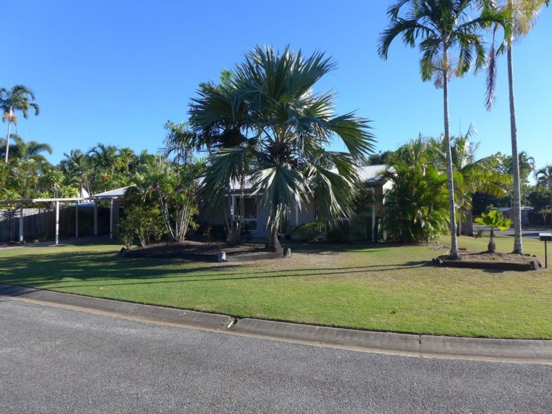 41 Baronia Cres, Holloways Beach QLD 4878