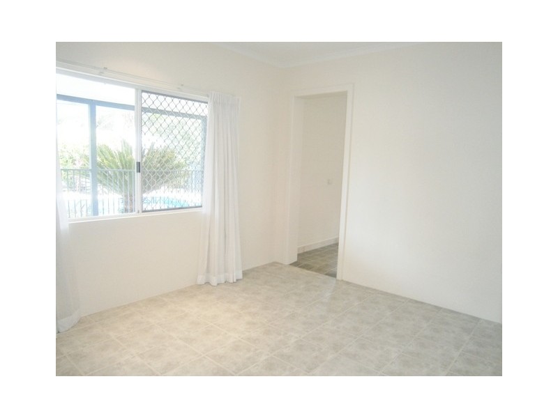 2/33 Periwinkle Ave, Trinity Beach QLD 4879