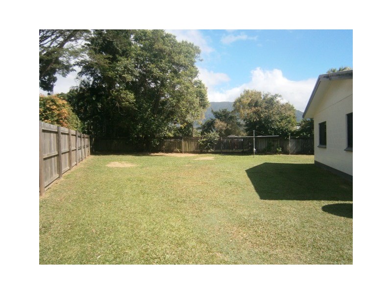 8 Hobson Drive, Brinsmead QLD 4870