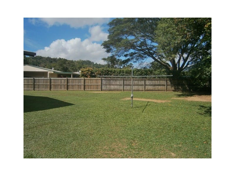 8 Hobson Drive, Brinsmead QLD 4870