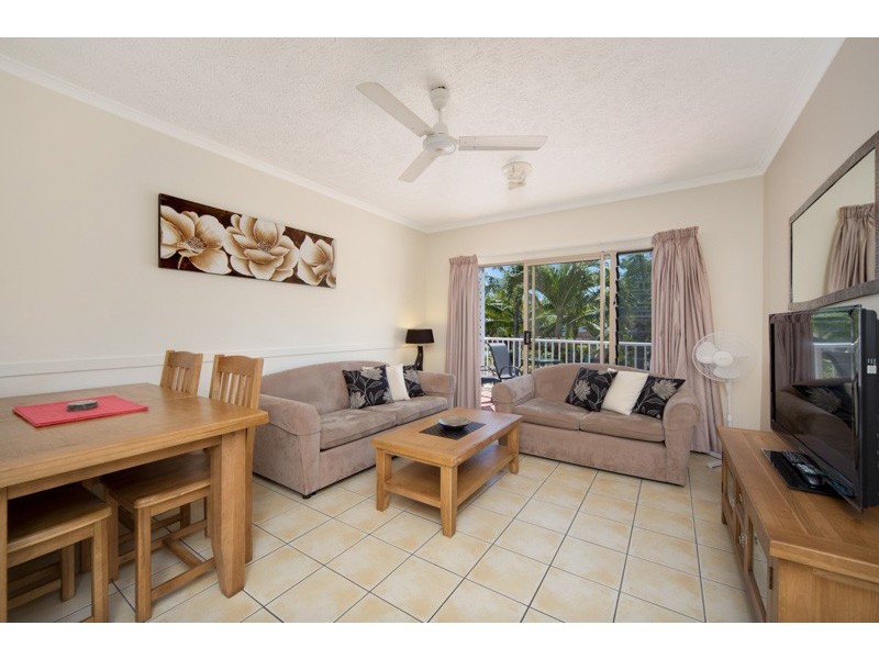 Holloways Beach QLD 4878