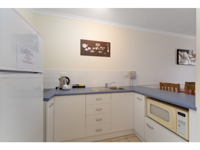 Holloways Beach QLD 4878