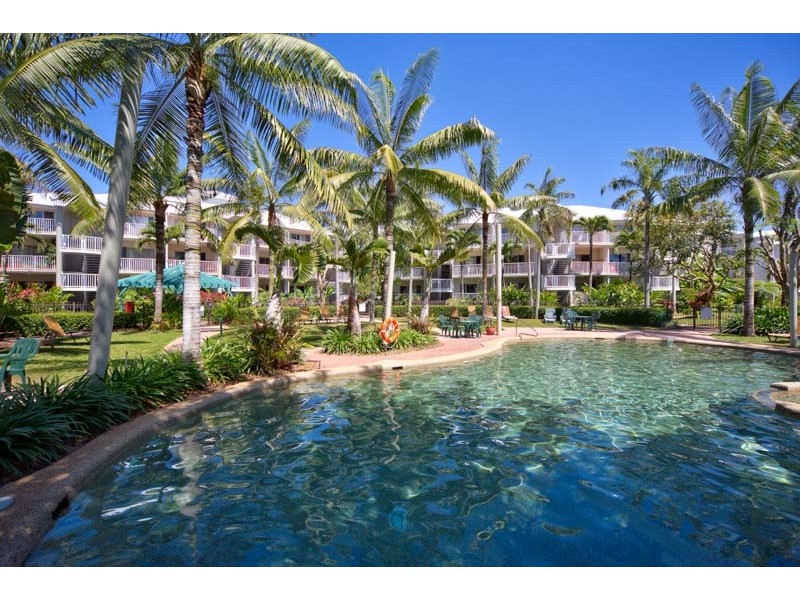 Holloways Beach QLD 4878