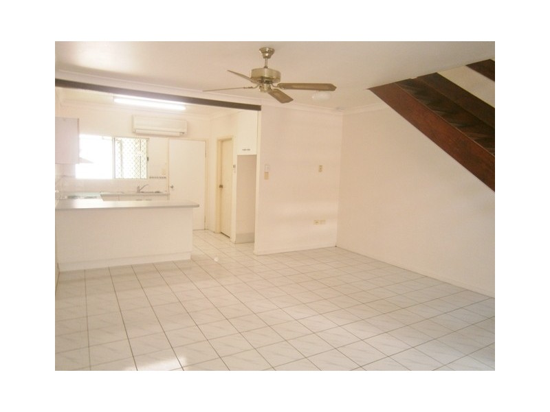 3/21-23 Sandown Close, Woree QLD 4868