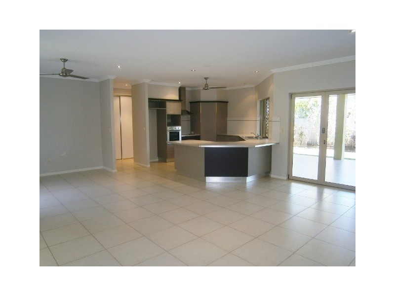 26 Moore Road, Kewarra Beach QLD 4879