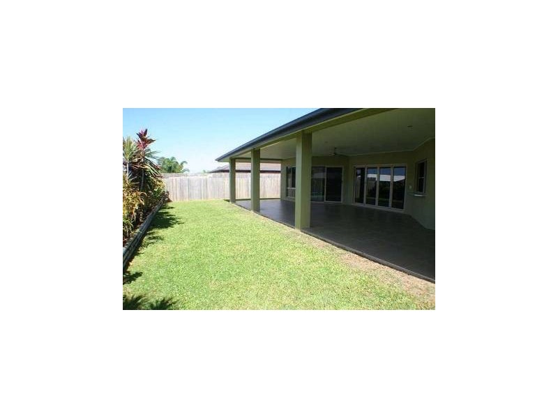 26 Moore Road, Kewarra Beach QLD 4879