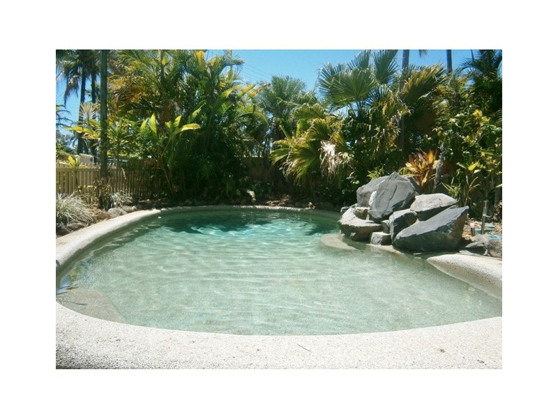 2/16 Roslyn Close, Yorkeys Knob QLD 4878