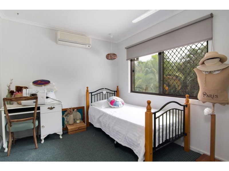 Holloways Beach QLD 4878