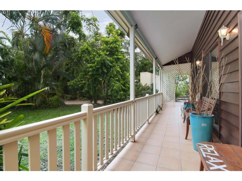 Holloways Beach QLD 4878