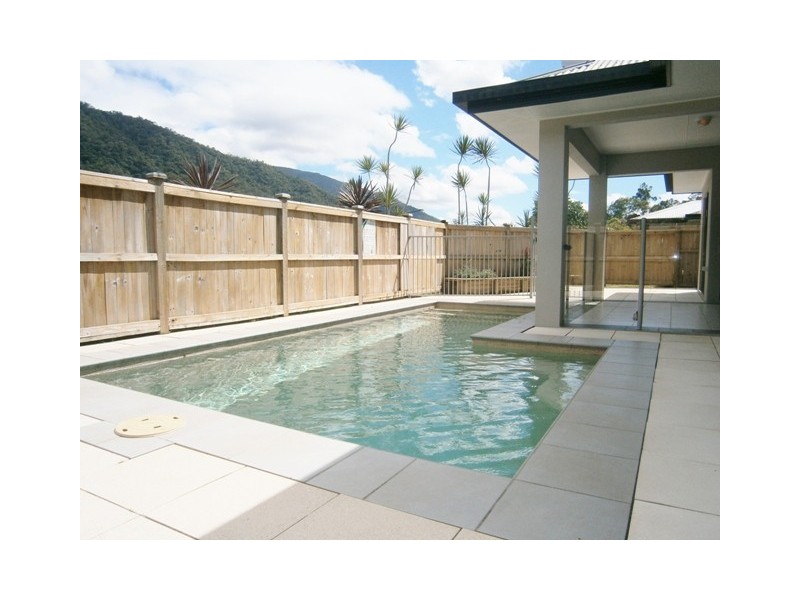 61 William Hickey Street, Redlynch QLD 4870