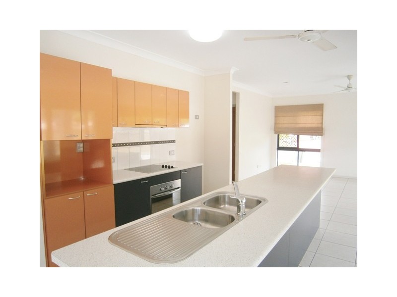 61 William Hickey Street, Redlynch QLD 4870