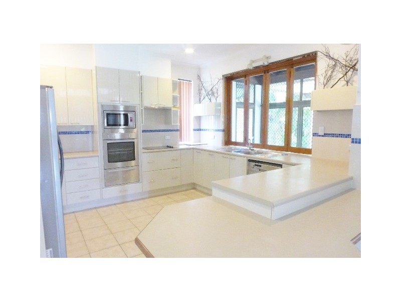 16 Cameron Street, Smithfield QLD 4878