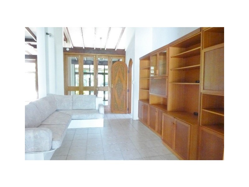 16 Cameron Street, Smithfield QLD 4878