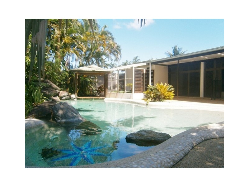 16 Cameron Street, Smithfield QLD 4878