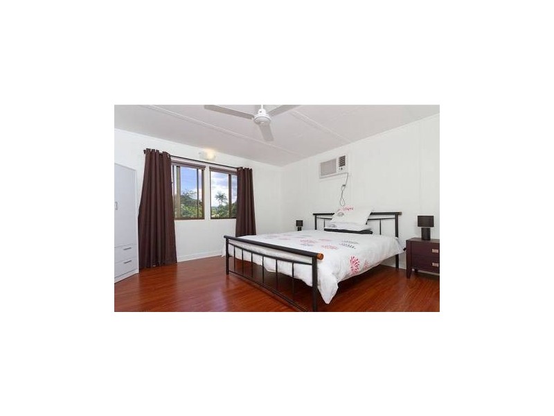7 Fairway Street, Yorkeys Knob QLD 4878
