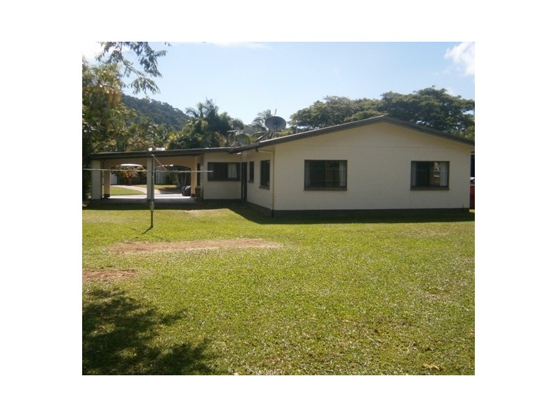 8 Hobson Drive, Brinsmead QLD 4870
