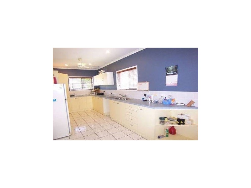 12 Hymes Street, Kanimbla QLD 4870