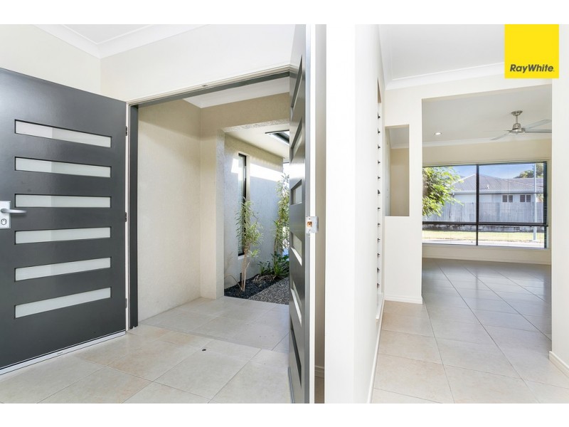 30 Quartzborough Promenade, Trinity Park QLD 4879