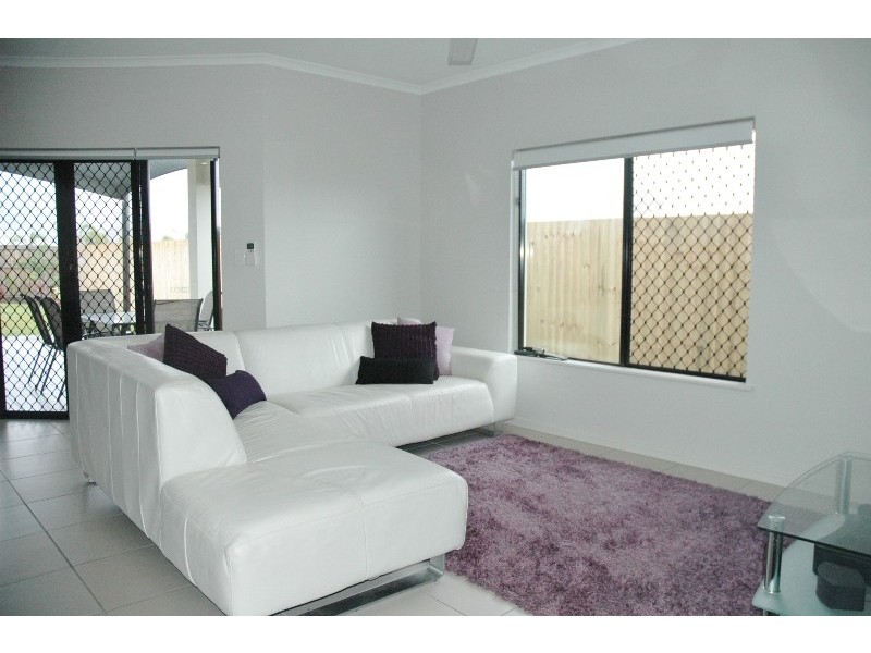 34 Fossilbrook Bend, Trinity Park QLD 4879