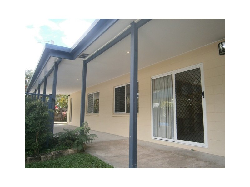 2/33 Periwinkle Avenue, Trinity Beach QLD 4879