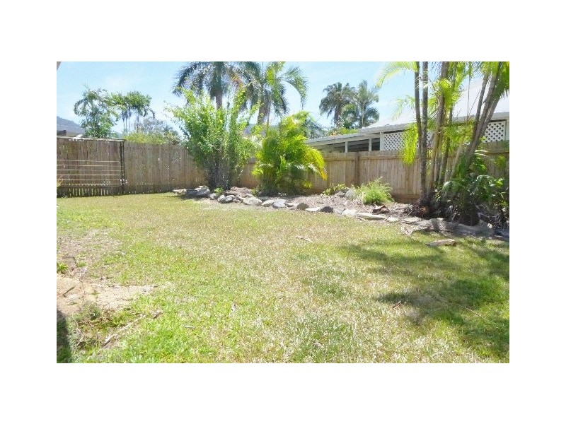 28/2-6 Lake Placid Road, Caravonica QLD 4878